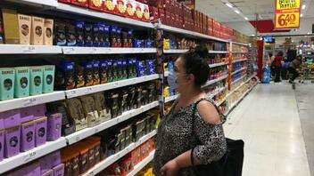 ΙΕΛΚΑ: «Κέρδος» 370 ευρώ για τους καταναλωτές από τις προσφορές στα σούπερ μάρκετ
