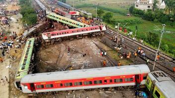 288 νεκροί, 850 τραυματίες στο σιδηροδρομικό δυστύχημα στην Ινδία