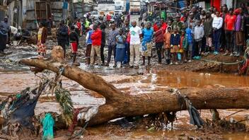 Κατάρρευσε φράγμα στην Κένυα: Στους 42 οι νεκροί που παρασύρθηκαν από τα νερά