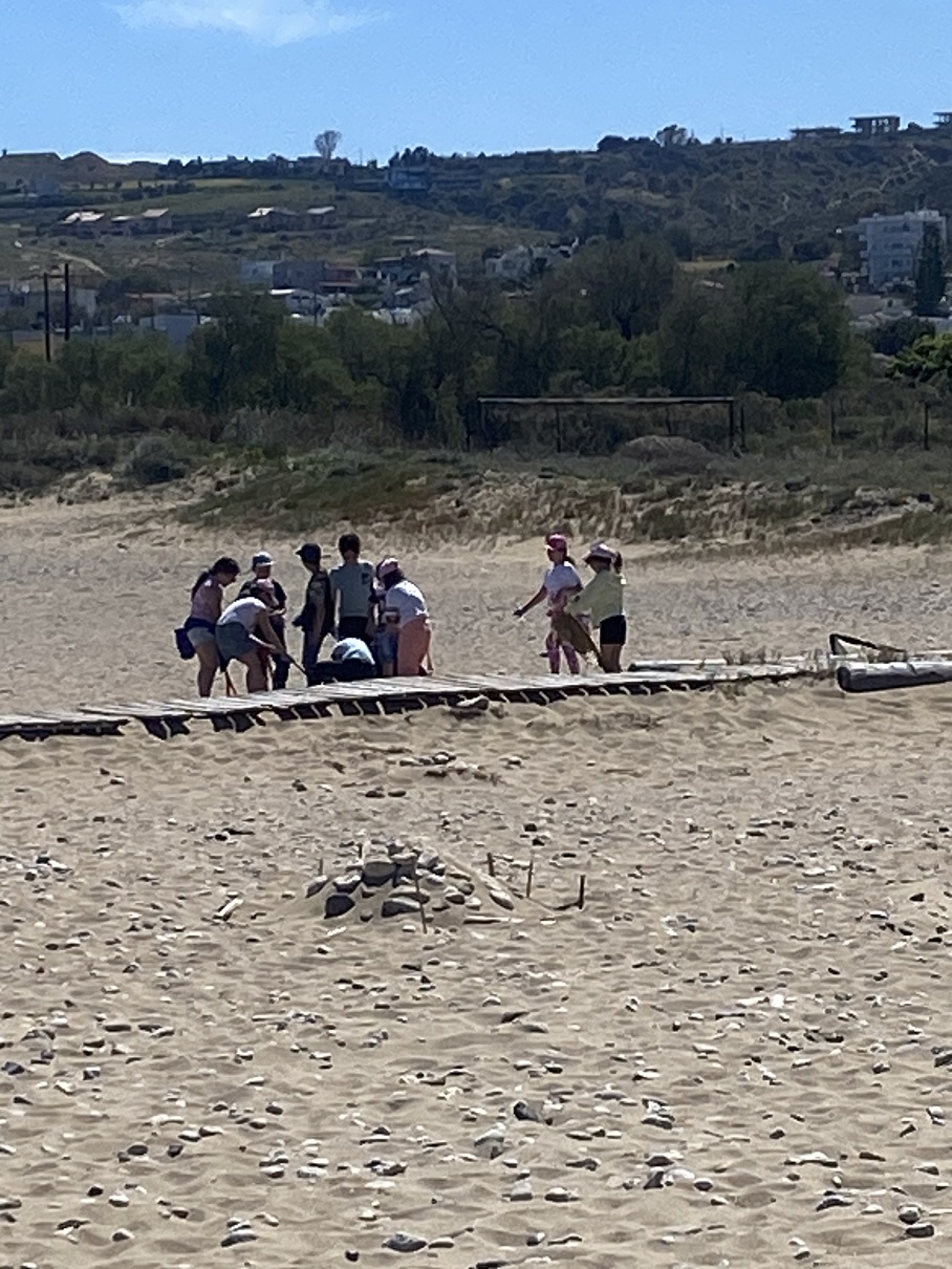 μαθητές καθαρισμός παραλία Χάρακας Ηράκλειο