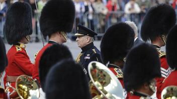 Πρίγκιπας Άντριου: Η Ελισάβετ ''ξήλωσε'' τους στρατιωτικούς του τίτλους