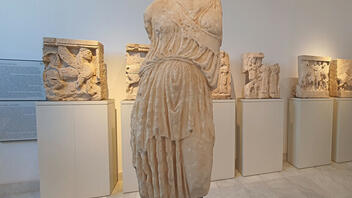 Το Μουσείο Ακρόπολης ταξιδεύει στο Παλέρμο με το άγαλμα της θεάς Αθηνάς