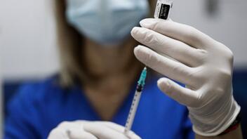 Μόσιαλος: Τον Οκτώβριο τα εμβόλια για τις νέες παραλλαγές του κορωνοϊού