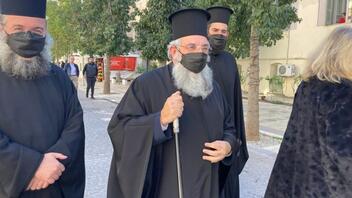 Η βόλτα του Αρχιεπισκόπου Ευγενίου στο κέντρο του Ηρακλείου