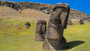 Άγαλμα Μοάι ξεκινά ταξίδι επαναπατρισμού στο Νησί του Πάσχα