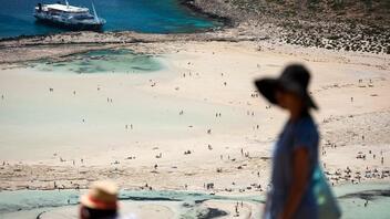 "Καλπάζει" ο τουρισμός της Κρήτης - Νέα άνοδος στις αφίξεις τον Ιούλιο