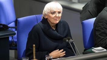 Γερμανίδα υφυπουργός Πολιτισμού στην Καισαριανή: Θέλω να μάθω τα πάντα- Νιώθω ντροπή