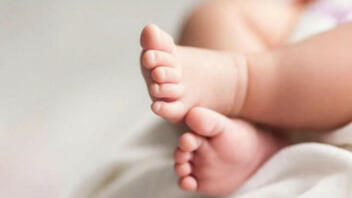 Μωρά "κατά παραγγελία" στα Χανιά: Γέννησε δίδυμα στο νοσοκομείο παρένθετη μητέρα