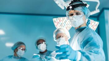 Απογευματινά χειρουργεία: Ανατροπή με τις αμοιβές των γιατρών 