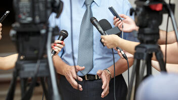 Επιστολή ΠΟΕΣΥ σε Φλωρίδη: Προστατέψτε τους δημοσιογράφους από τις αγωγές slapp