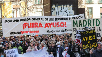 Υγειονομικοί διαδήλωσαν στη Μαδρίτη κατά της «καταστροφής» του δημόσιου συστήματος υγείας