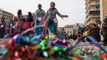 Πατρινό καρναβάλι: Στο 80% η πληρότητα στα ξενοδοχεία παρά τις "εξωφρενικές" τιμές