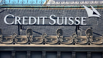 Ο αναγκαστικός γάμος UBS - Credit Suisse φέρνει το τέλος των αυξήσεων στα επιτόκια