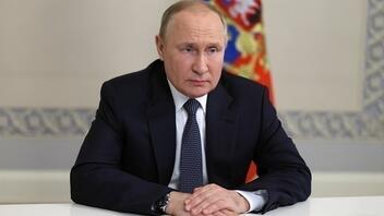 Ο Πούτιν διαβεβαίωσε ότι η Ρωσία «θα συνεχίσει να αντιστέκεται στις εξωτερικές πιέσεις»