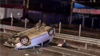  Ανετράπη αυτοκίνητο στην εθνική οδό Αθηνών-Λαμίας