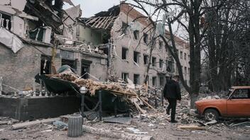 Τρεις νεκροί από ρωσικά πλήγματα στη Χερσώνα και το Ντονέτσκ