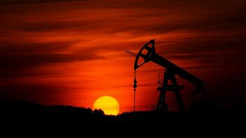 ΟΠΕΚ+: Το «μετέωρο βήμα» της παραγωγής πετρελαίου για το 2024