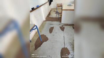 Τρύπια πατώματα και οροφή που στάζει: Εικόνες ντροπής στο Καλλιτεχνικό σχολείο Ηρακλείου! 