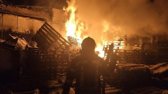 Νεκροί και τραυματίες μετά το Ουκρανικό πλήγμα κοντά σε δεξαμενή πετρελαίου στην Λουχάνσκ