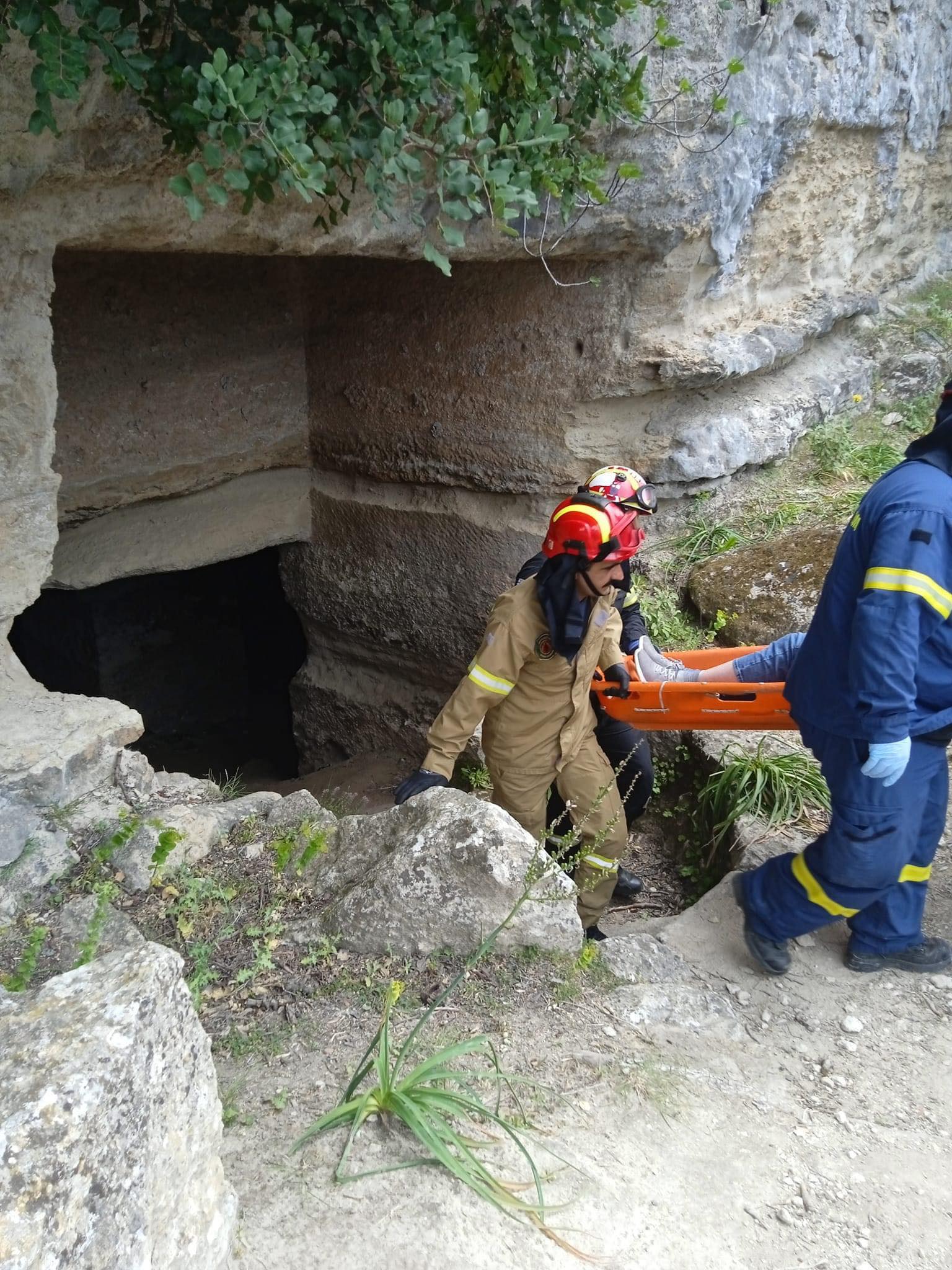 τουρίστρια ελεύθερνα περιπατήτρια ρέθυμνο