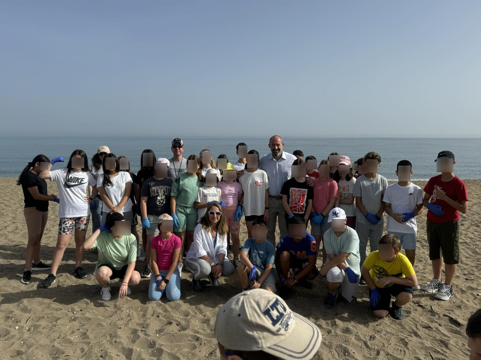 Δράση καθαρισμού της παραλίας στο Λίντο από τα παιδιά του 40ου και 43ου Δημοτικού Σχολείου Ηρακλείου 