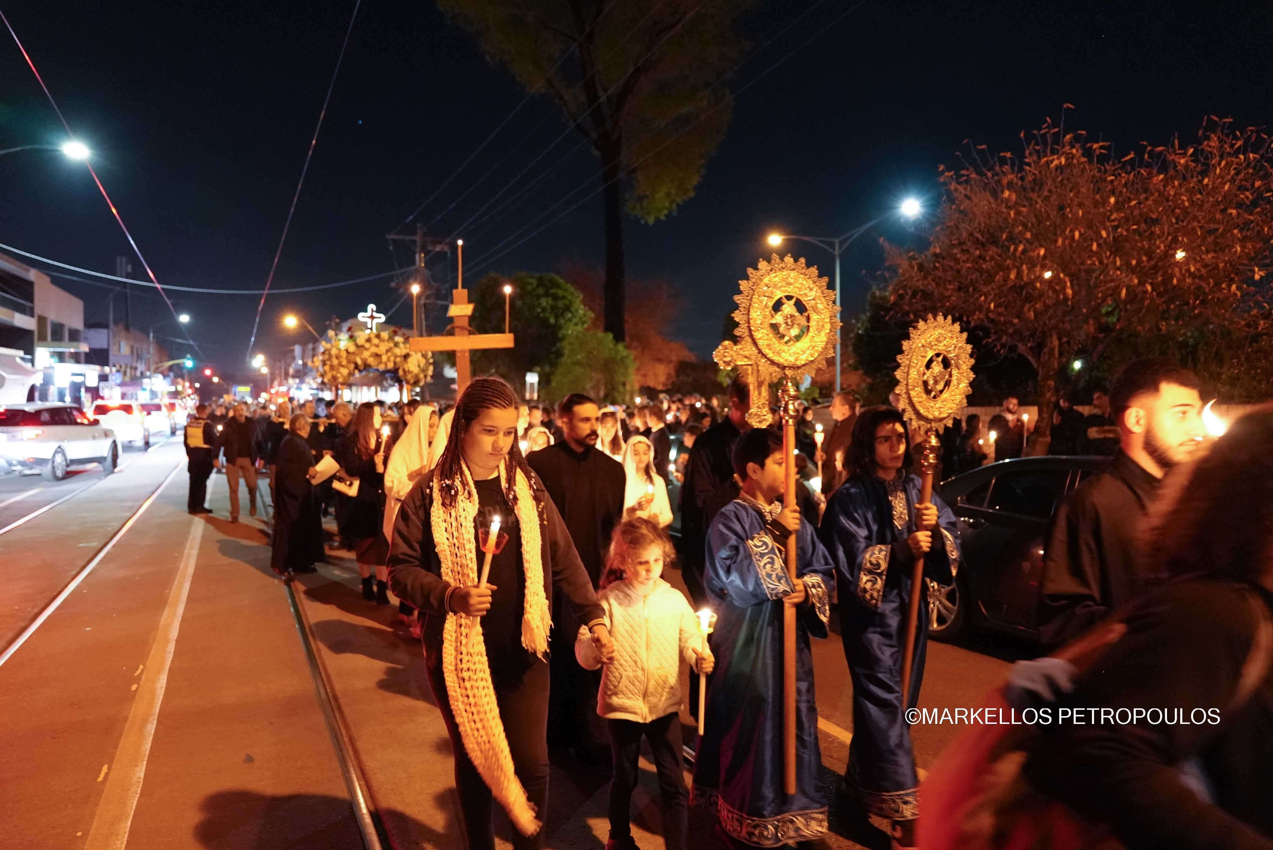 Μεγαλειώδης λιτάνευση του Επιταφίου στη Μελβούρνη με επικεφαλής τον Αρχιεπίσκοπο Αυστραλίας Μακάριο