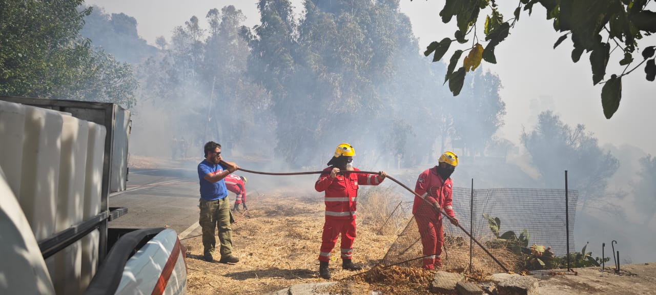 Ελληνικός Ερυθρός Σταυρός: Σκληρή μάχη με τις φλόγες δίνουν οι εθελοντές Σαμαρείτες-Διασώστες στο Ρέθυμνο