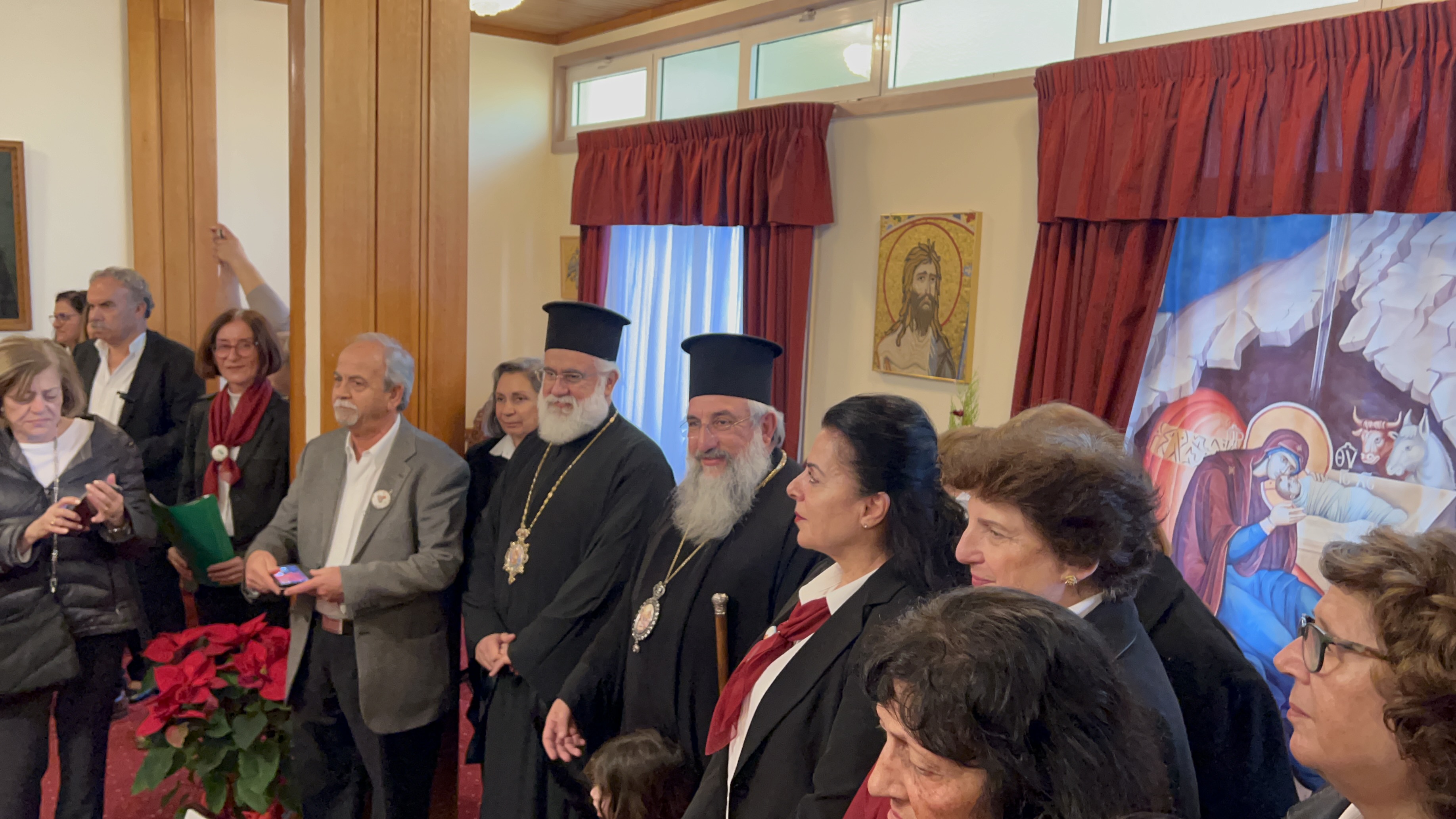 Έψαλαν τα Πρωτοχρονιάτικα κάλαντα στον Αρχιεπίσκοπο Κρήτης 