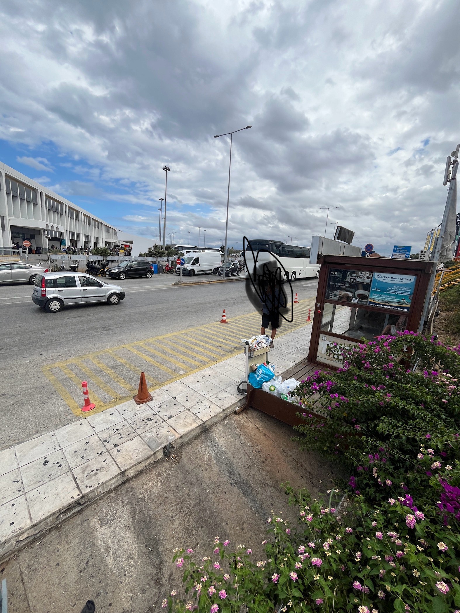 καρότσι σκουπίδια αεροδρόμιο Ηράκλειο