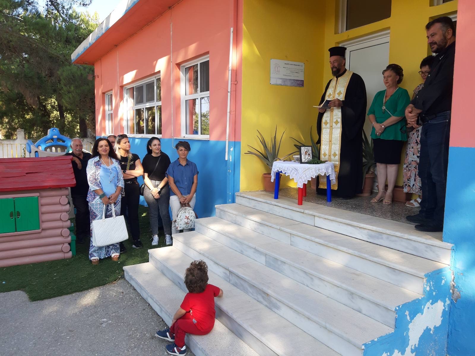 Στον αγιασμό του Παιδικού Σταθμού Ασημίου o Μιχάλης Κοκολάκης