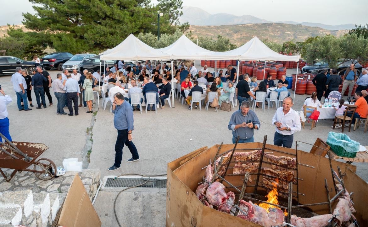 Αυγενάκης ρακοκάζανο