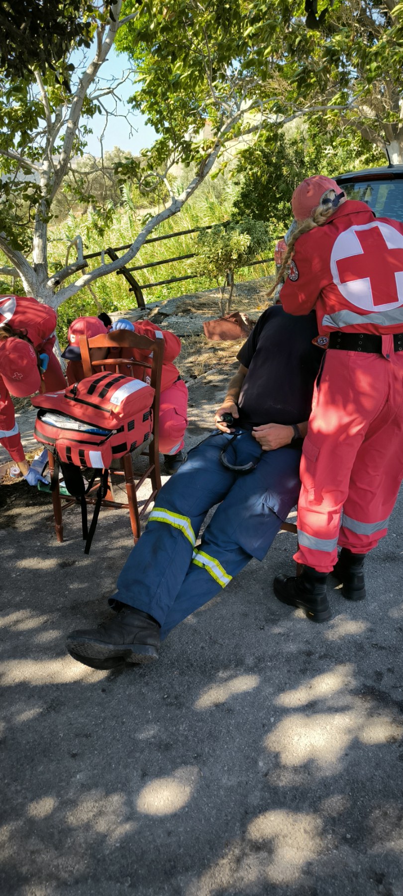 Ελληνικός Ερυθρός Σταυρός: Σκληρή μάχη με τις φλόγες δίνουν οι εθελοντές Σαμαρείτες-Διασώστες στο Ρέθυμνο 