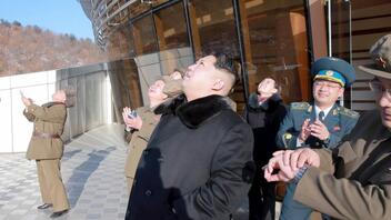 Βόρεια Κορέα: Η Πιονγκγιάνγκ έκανε δοκιμή του πυραύλου Hwasong-12 την Κυριακή	