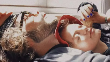 Γαία Μερκούρη: Η φωτογραφία της στο κρεβάτι με τον Άγγελο Λάτσιο