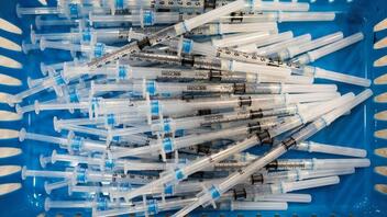 ΝΥΤ: Τα νέα εμβόλια μπορεί να είναι ξεπερασμένα πριν ολοκληρωθούν οι δοκιμές