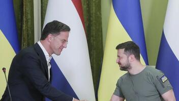 Νέα στρατιωτική και οικονομική βοήθεια στο Κίεβο υποσχέθηκε ο Μαρκ Ρούτε