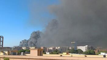 Φωτιά σε κέντρο απόσυρσης αυτοκινήτων στη Ρώμη