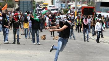 Χιλιάδες Παλαιστίνιοι, εργαζόμενοι στο Ισραήλ, απεργούν 