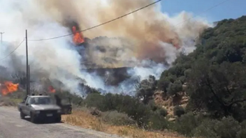 Οριοθετήθηκε η φωτιά στο Επανωχώρι Σελίνου: Στη μάχη με τις φλόγες και εναέρια μέσα