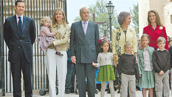 Σύσσωμη η ισπανική βασιλική οικογένεια στην κηδεία του Κωνσταντίνου Γλύξμπουργκ
