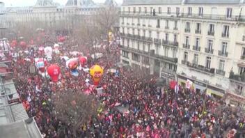 Γαλλία: Χιλιάδες άνθρωποι διαδήλωσαν στο Παρίσι κατά της μεταρρύθμισης του συνταξιοδοτικού