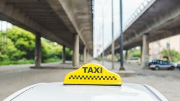 Έλεγχοι και 20 πρόστιμα σε οδηγούς ταξί – Χρησιμοποιούσαν τάμπλετ αντί για ταξίμετρο