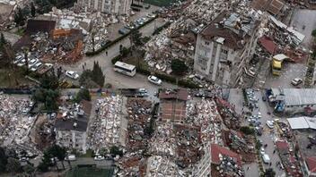 Τουρκία-σεισμοί: 1.762 οι νεκροί σύμφωνα με νεότερο, επίσημο, απολογισμό