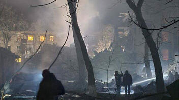 Ουκρανία: Οι Ρώσοι βομβάρδισαν το Κραματόρσκ – Υπάρχουν τραυματίες