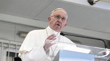 O πάπας Φραγκίσκος τηλεφώνησε, από το νοσοκομείο, στη μητέρα του παιδιού που βάφτισε