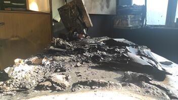 Εικόνες καταστροφής από τη φωτιά στο ΕΚΗ - "Δεν θα κλείσουμε ούτε για ένα λεπτό"!