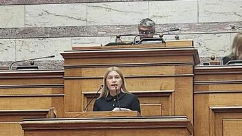 Η Σ. Βολουδάκη στην Ολομέλεια της Βουλής κατά τη συζήτηση του Νομοσχεδίου για την αναμόρφωση του συστήματος διακυβέρνησης των ΟΤΑ