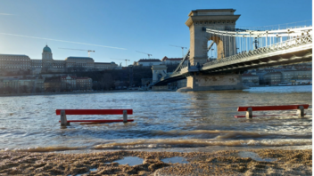Που αποδίδεται η υπερχείλιση του Δούναβη;