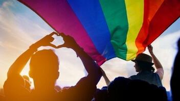 "Ανησυχητική" παγκόσμια αύξηση των περιορισμών αντιμετωπίζουν οι ΛΟΑΤΚΙ+, σύμφωνα με μκο    