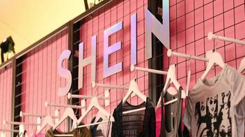  Shein: Σάλος με τις τοξικές και καρκινογόνες ουσίες που βρέθηκαν σε ρούχα της - Ποιοι είναι οι κίνδυνοι για την υγεία